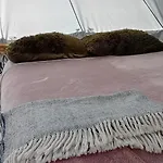 Camp Thea, Glamping Tent Yurtas In Rose Resort אוהל מפואר *